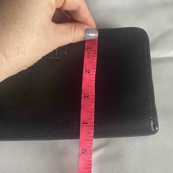 Tory Burch Taylor Zip Continental Wallet in Black Pebbled Leather With Tassel - Picture 15 of 15